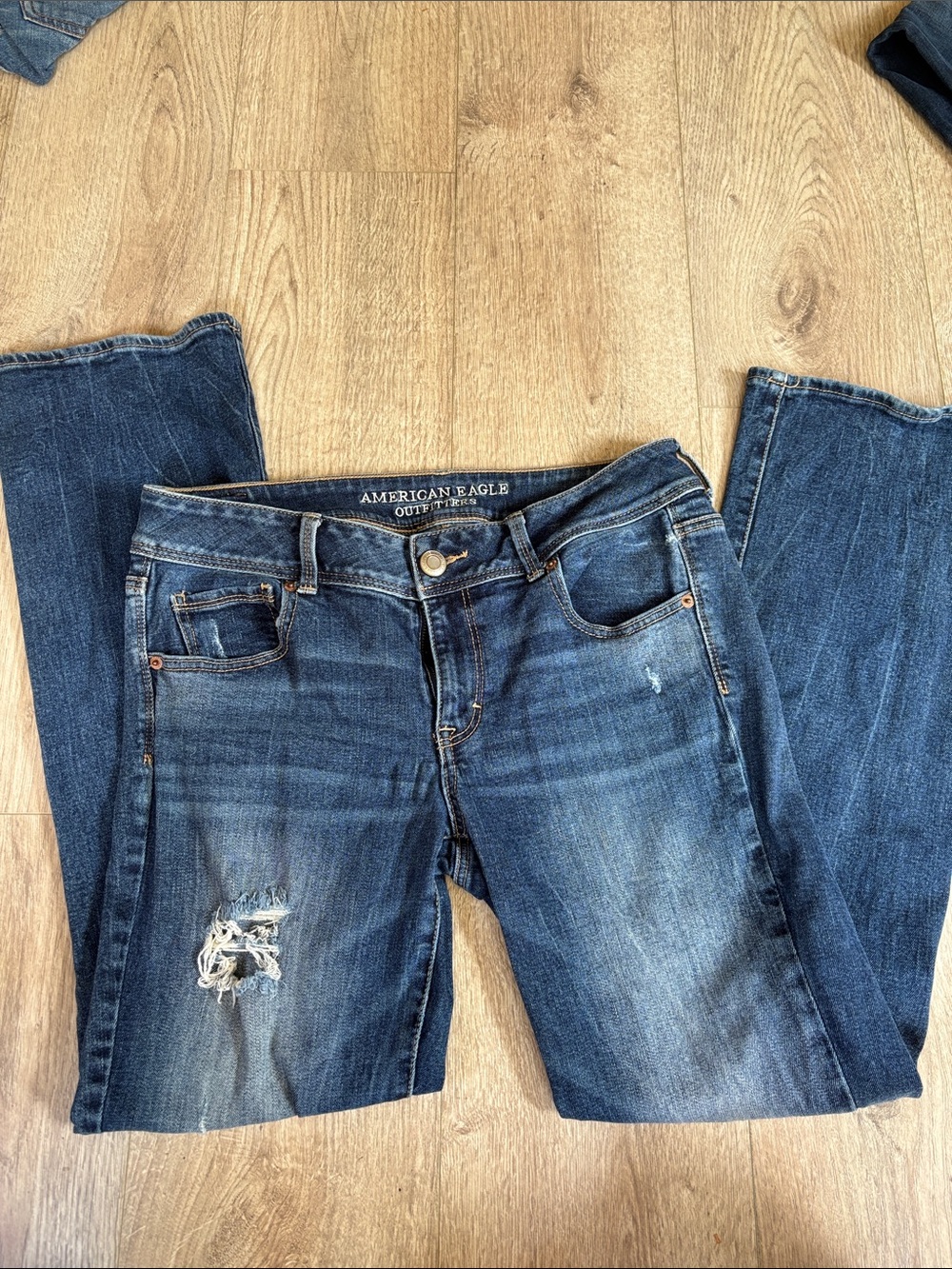American Eagle Outfitters Women's Distressed Mid/Dark Blue  Jeans